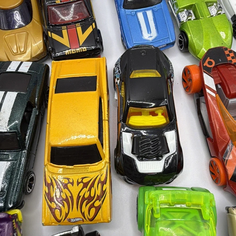 Lot 30 Hot Wheels Matchbox Diecast Cars Trucks Mixed Bundle Toy Vehicles 2010 Up